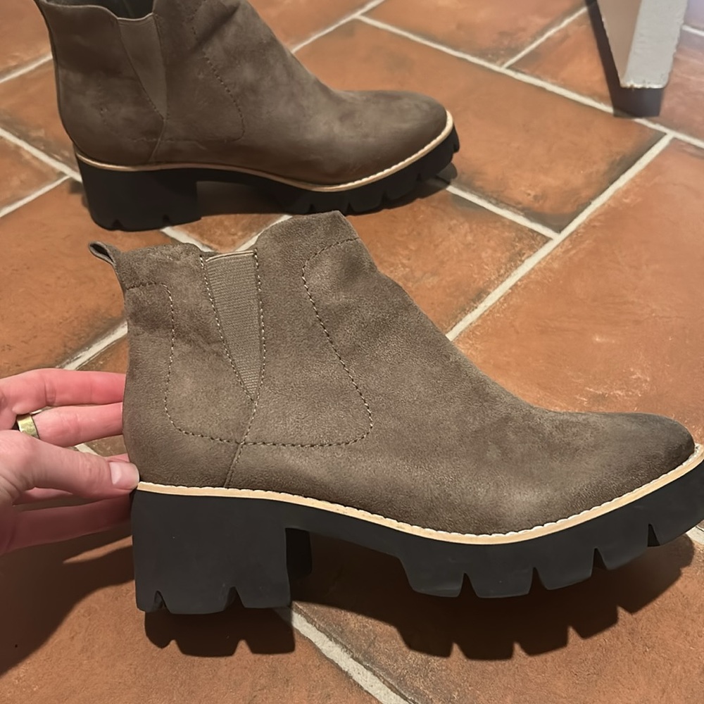 Anthropologie bootie -like new